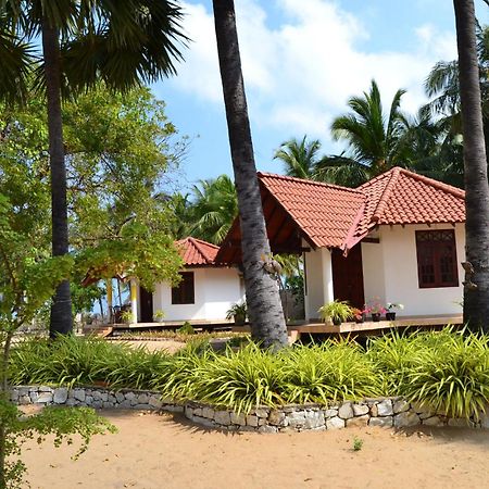 Nirukthie Beach Resort & Restaurant Kalpitiya Exterior foto