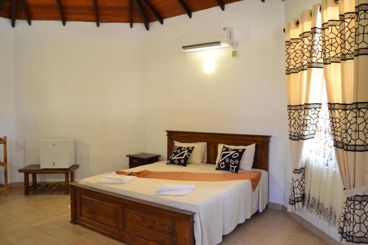 Nirukthie Beach Resort & Restaurant Kalpitiya Exterior foto