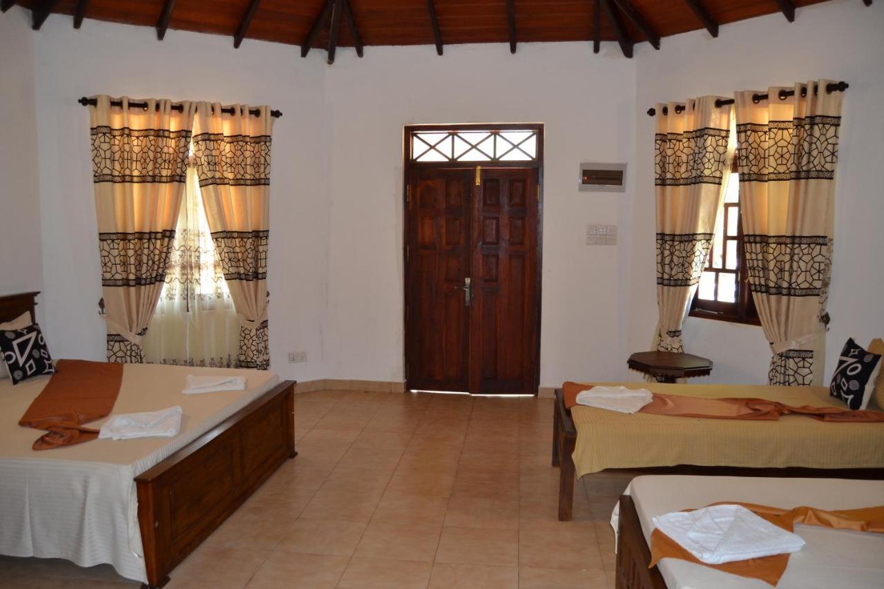 Nirukthie Beach Resort & Restaurant Kalpitiya Exterior foto