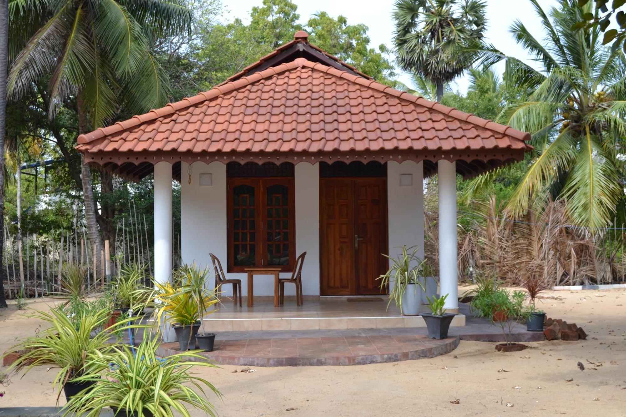 Nirukthie Beach Resort & Restaurant Kalpitiya Exterior foto